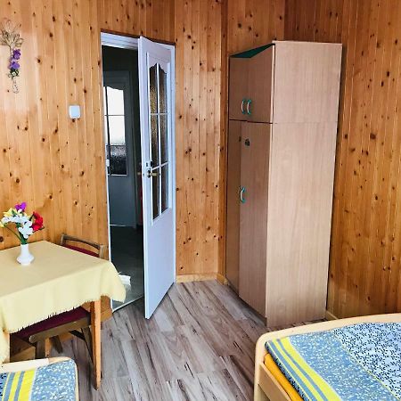 Pokoje Goscinne Ujsoly Ngoại thất bức ảnh